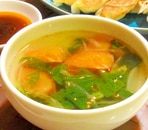 セロリの葉とトマトの中華スープ